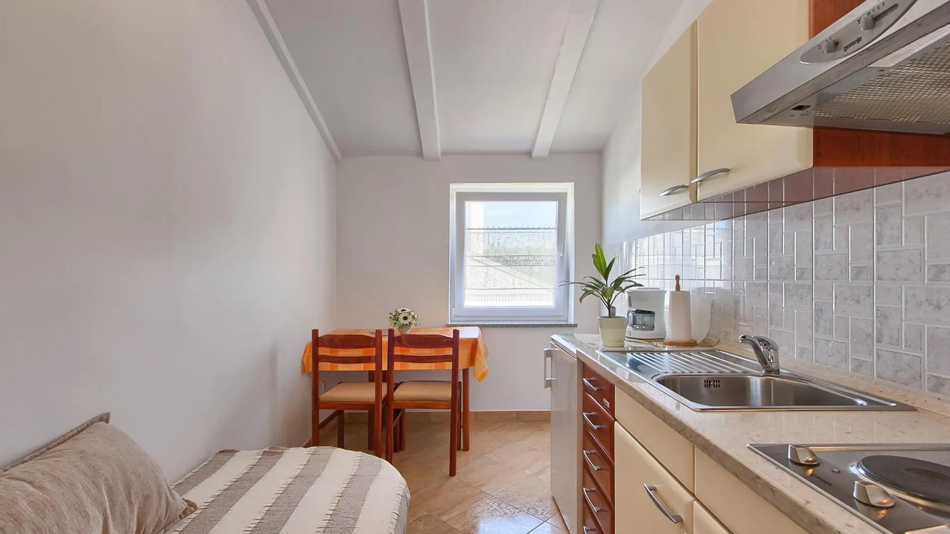 Apartmani Tony Banjole 0*,  Croatia